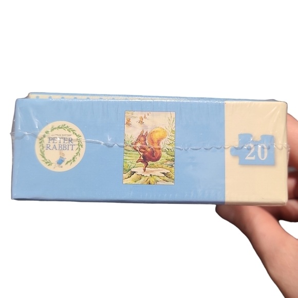 New York Puzzle Company Peter Rabbit Squirrel Nutkin Mini 20 piece Puzzle New - Picture 3 of 3